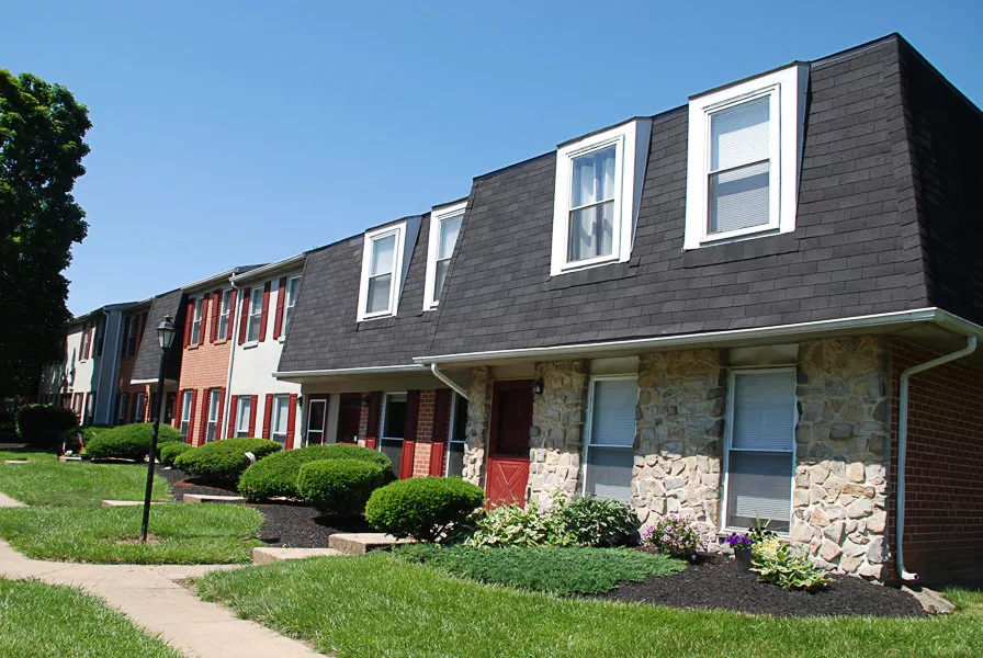 windsor court apartments