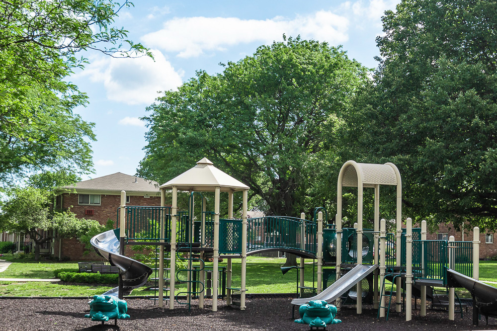 Amenities & Features of Pleasure Bay Apartments in Monmouth County