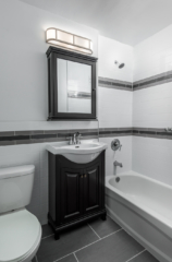 Hayes house bathroom