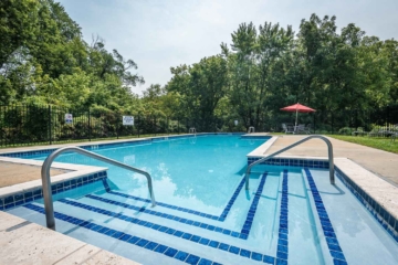 windsor court pool
