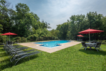 windsor court pool