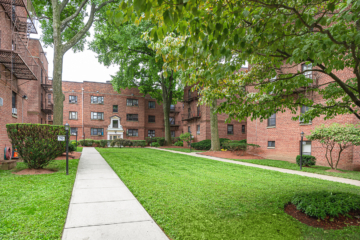 franklin manor exterior 2