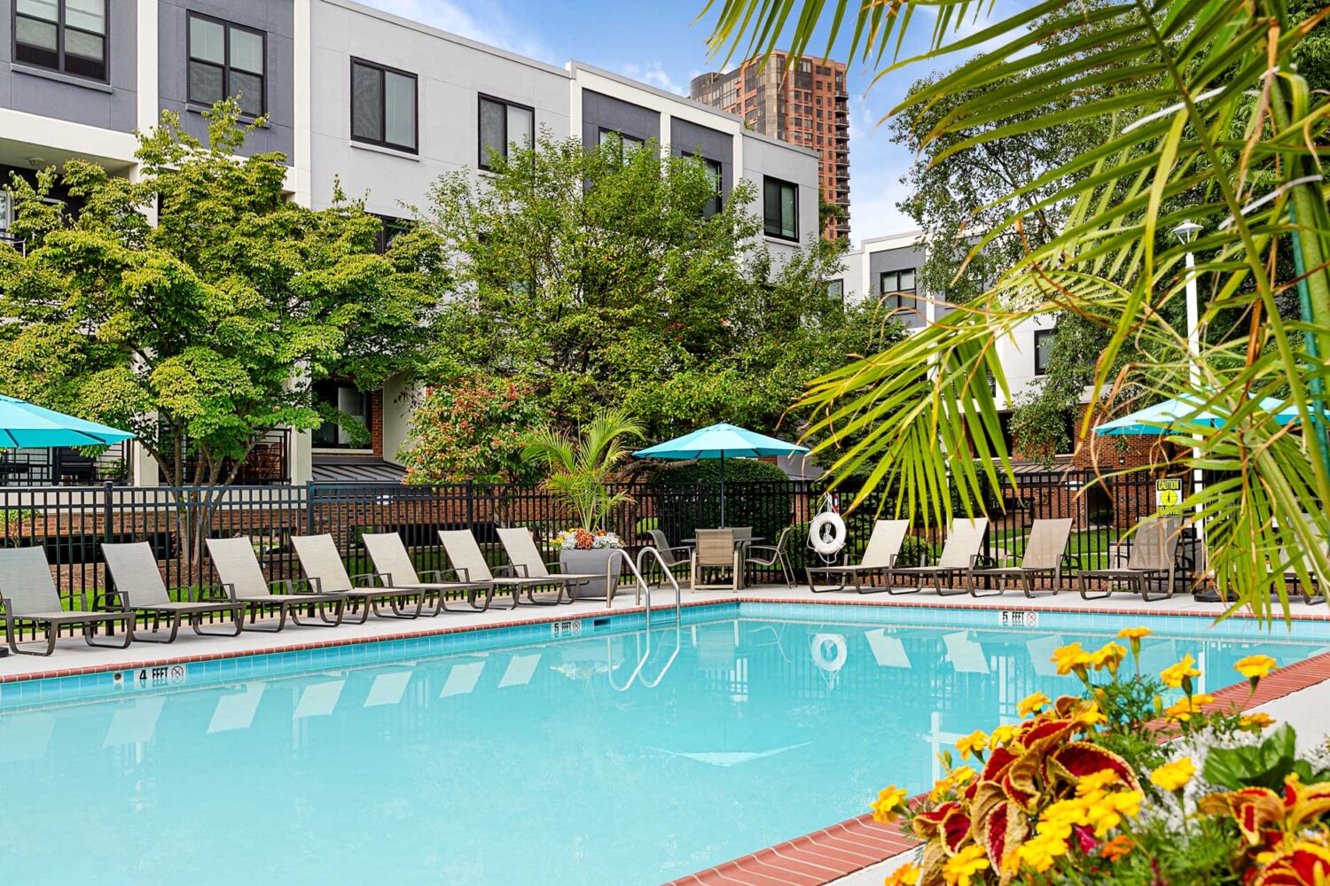 Amenities & Features in River Club Apartments Edgewater NJ Apartments
