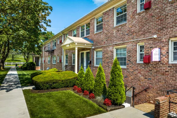 Fairway Gardens Exterior