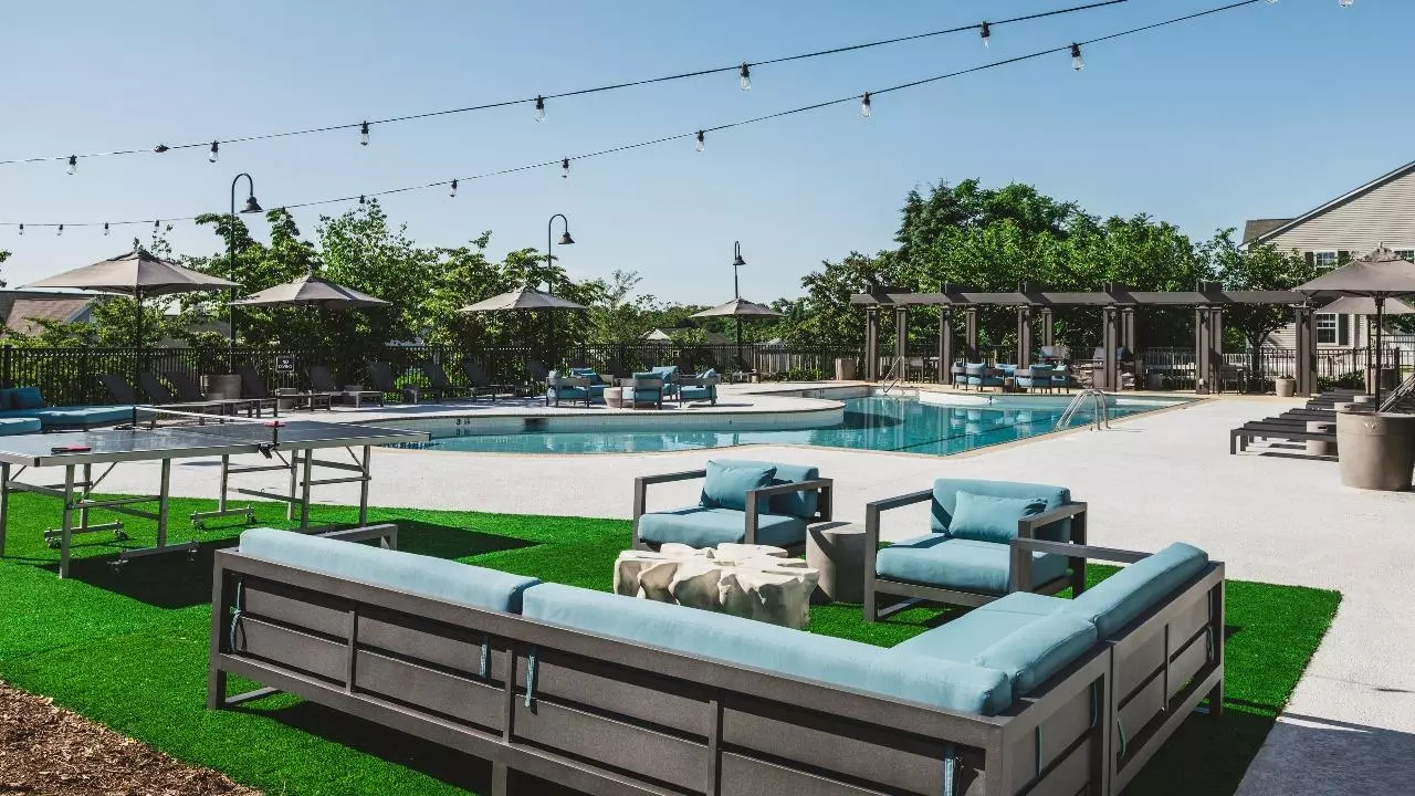 Exterior Highlands Nanuet Pool