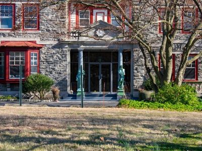 architecture in elkins park